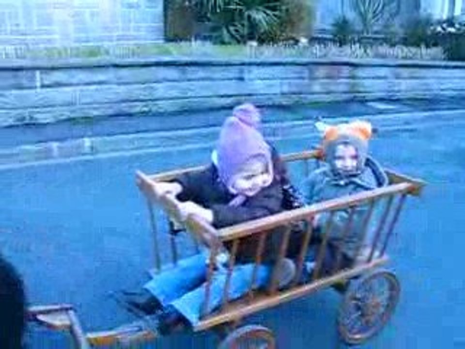 lucien et eva en charette