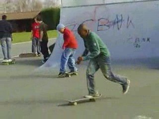 RITCHIE MARABOU AND EDDIE SKATEBOARDING