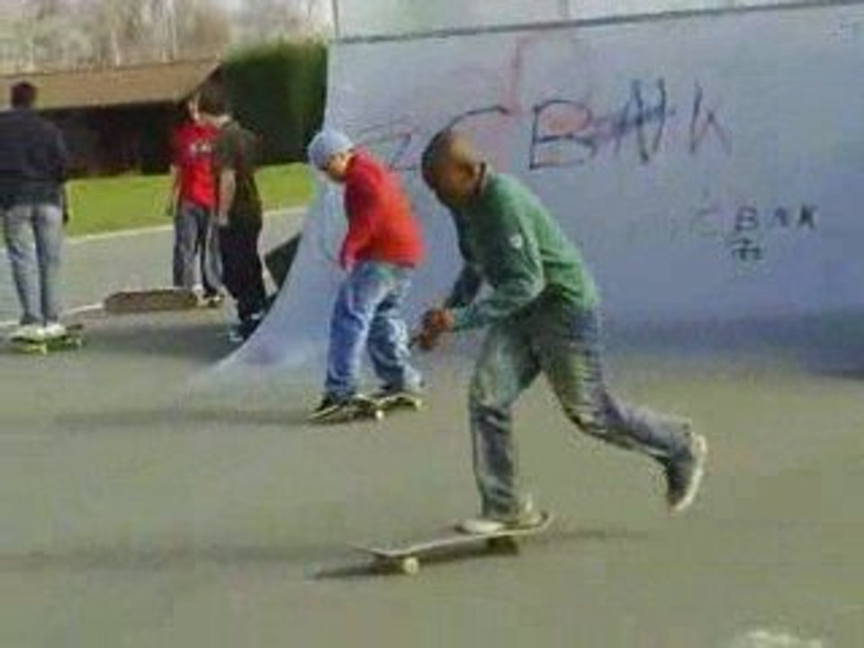 RITCHIE MARABOU AND EDDIE SKATEBOARDING