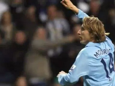 Luka Modrić vs Manchester United (Carling Cup Final)