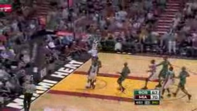 NBA Mario Chalmers steals the ball from Stephon Marbury...Ja