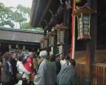 Prières dans les temples de Kyoto