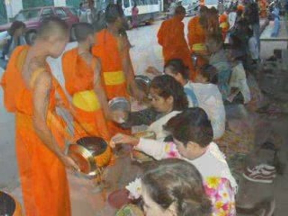 Laos Luang-Prabang "les moines"