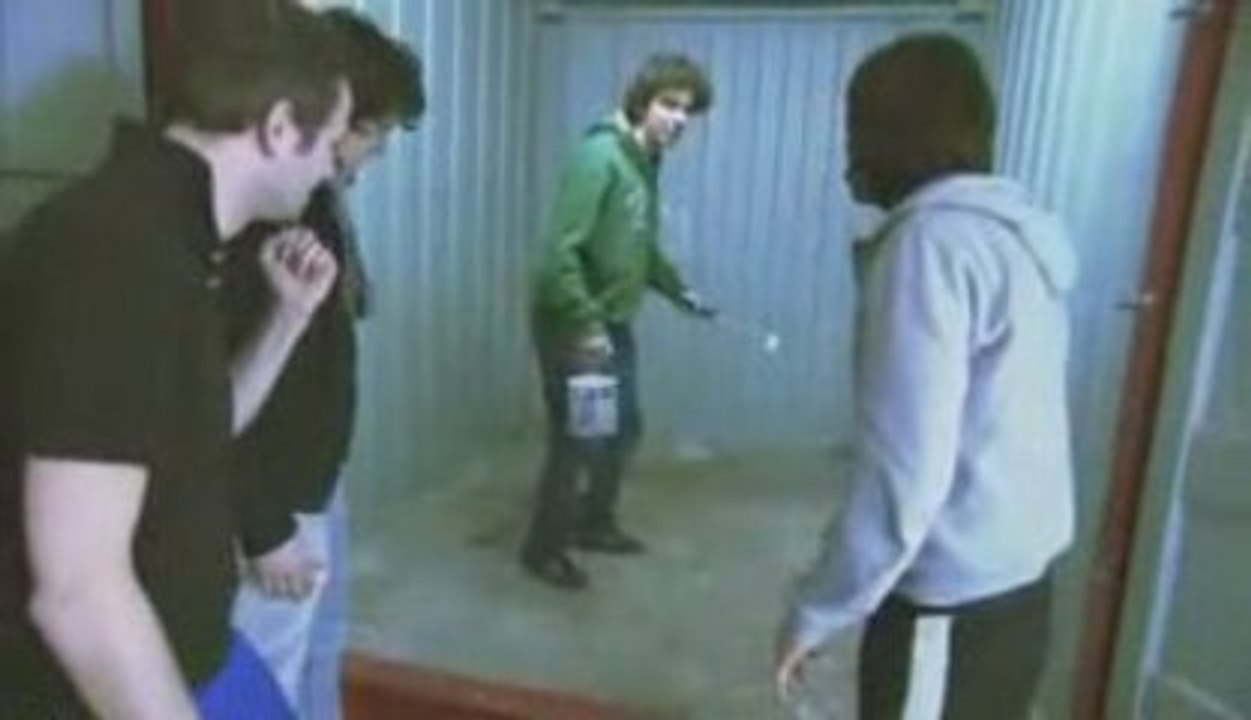 Parodie pub heineken : Le frigo