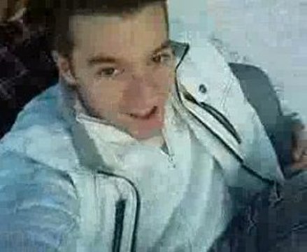 moi et mon frere sur une luge lol