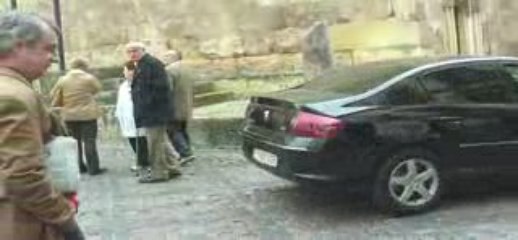 Córdoba esperando para entrar en la mezquita