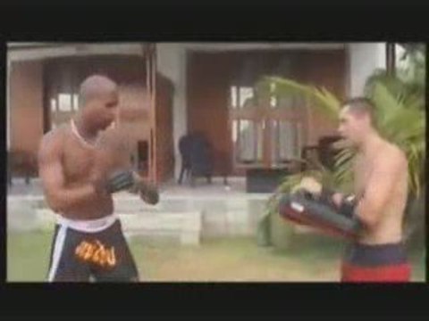 Rohff en mode muay thai rapadonf.fr