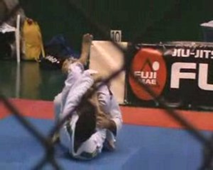 Alex combat 2 abu dhabi gi trials barcelone