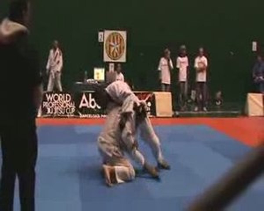 Doumé combat1 part1 abu dhabi gi trials barcelone