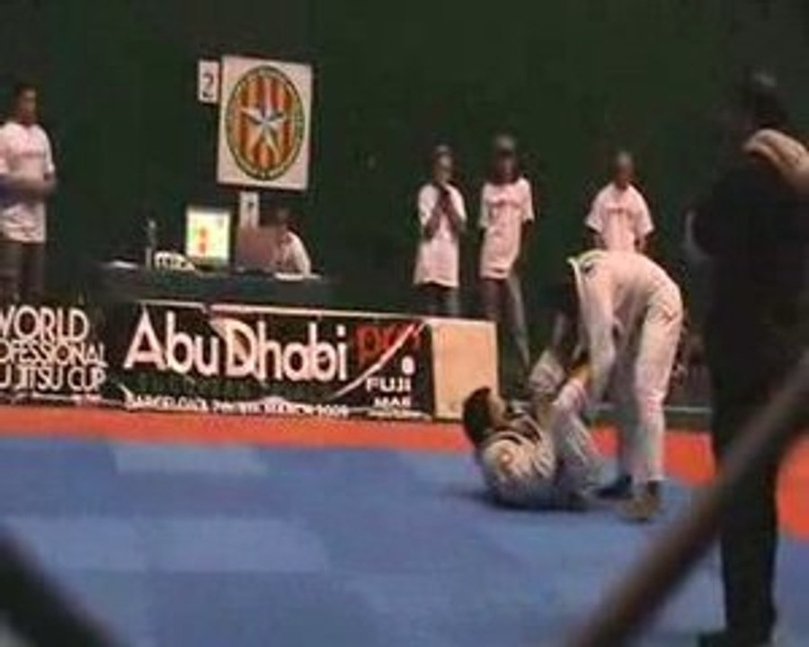 Doumé combat1 part2 abu dhabi gi trials barcelone