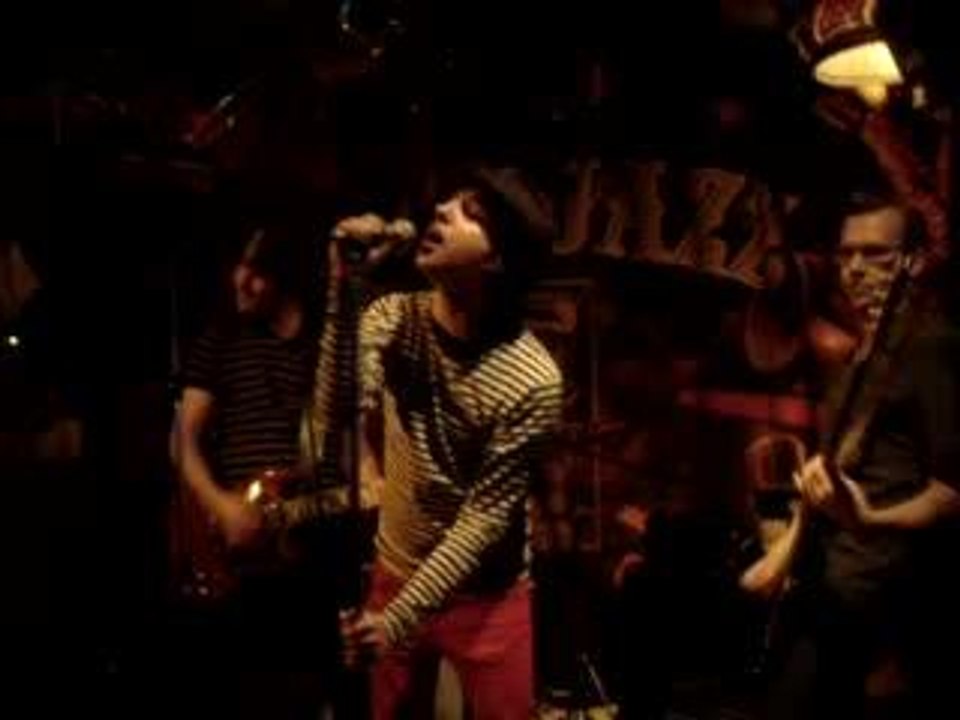 Fonzie Bohlin - Flyktkola (liveclip)