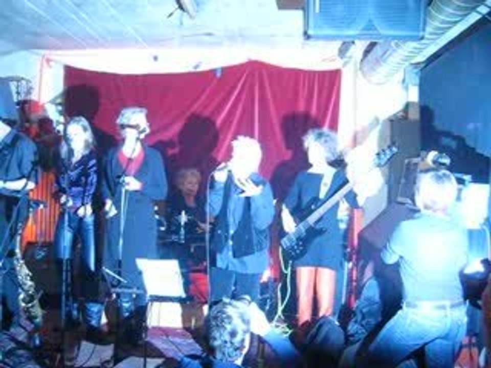 CorineMauch_life in Concert m. Band Trugschluss HelsinkiClub