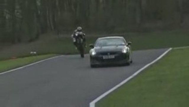 R35 GT-R vs Ducati 1098