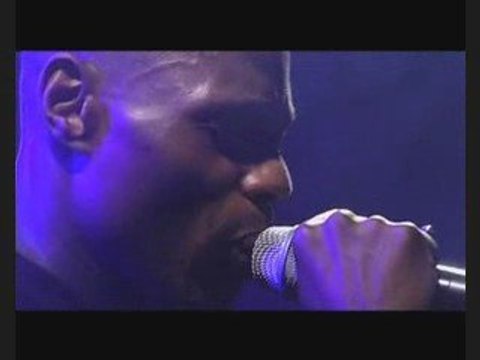 kery james concert pleure en silence