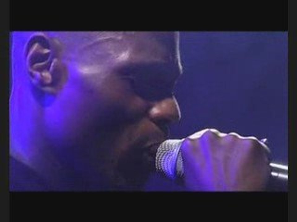 kery james concert pleure en silence