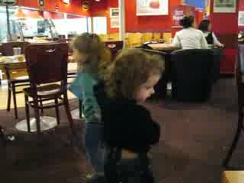 Chloé et Myriam danse !