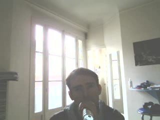 Wiwi égratigne "Pas besoin de regrets"