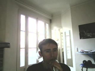 Wiwi égratigne "Paris au mois d'août"