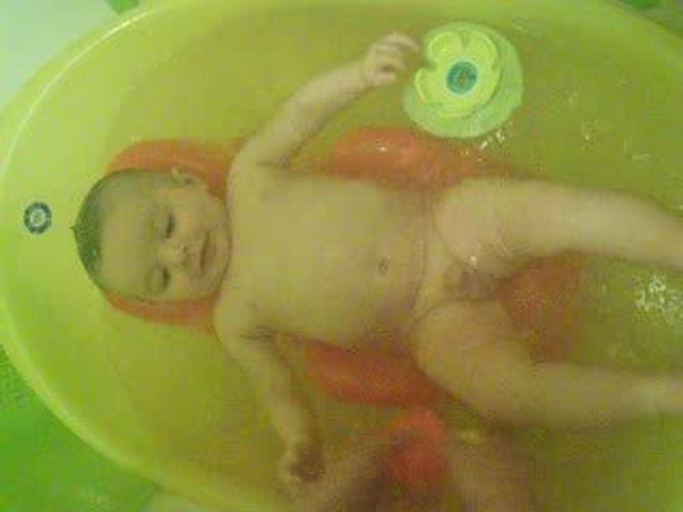 Erwan dans son bain
