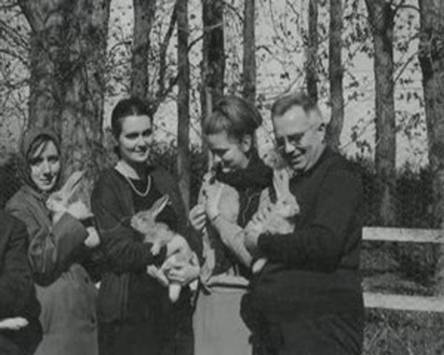 Tressaint : fondation du Foyer de Charité