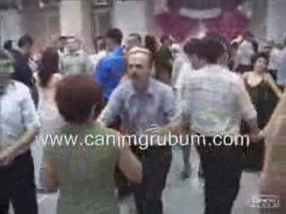 Türk Uslu Düğünde Tangolu Dayak
