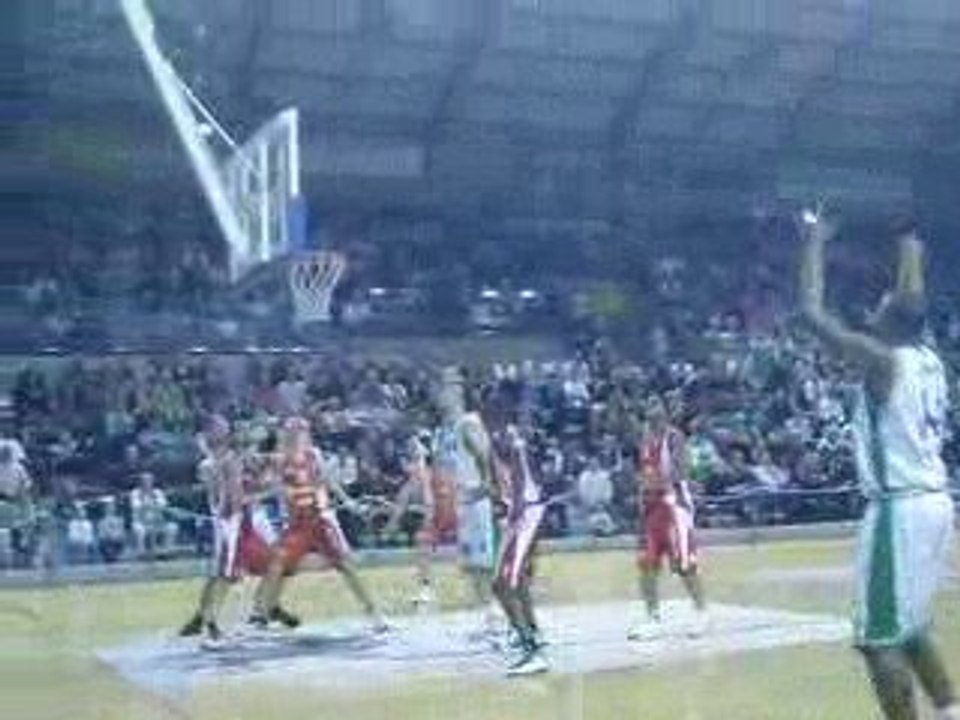 Pro B ESSM Le Portel - Clermont panier à 3 points