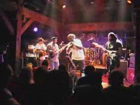 Tosh meets Marley - Mr Funnydance (live @ Fabrik Hamburg 09)