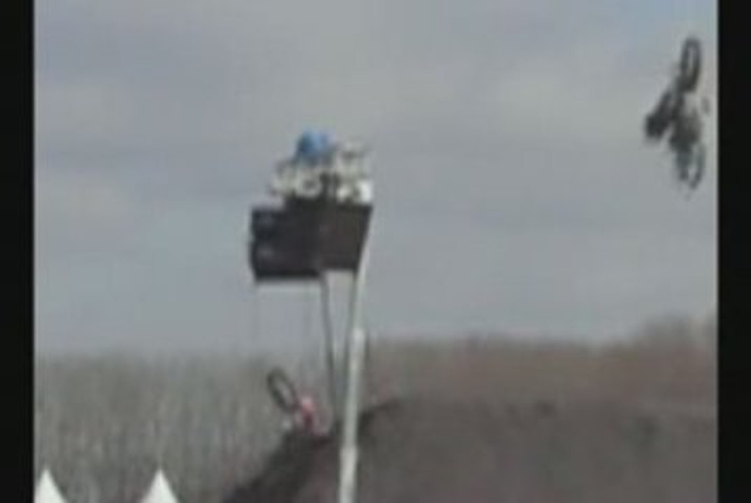 Jérémy Rouanet chute au salon moto pecquencourt 2009