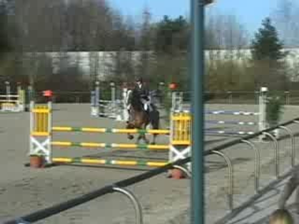 Chute cheval Marion D, Clavicule cassée