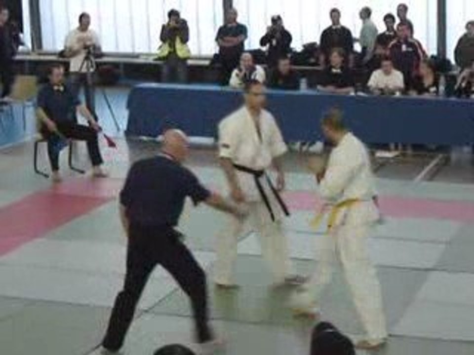 Coupe de France de Kyokushin 2009 2ème combat Freddy