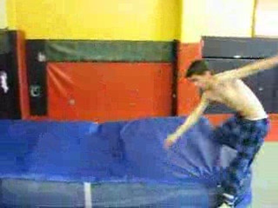 2 Pas Wall Flip