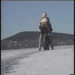 Moto sur glace en Finlande