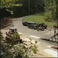 Régis fait un saut en moto