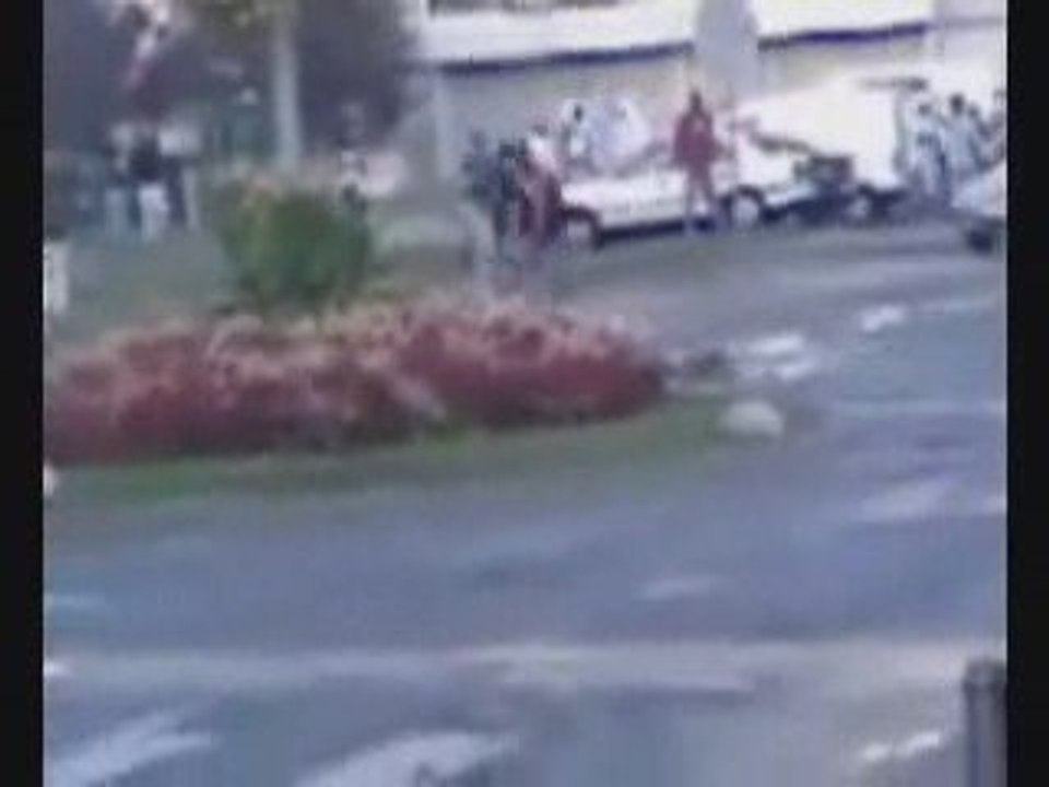 Agression police les mureaux.emeute.