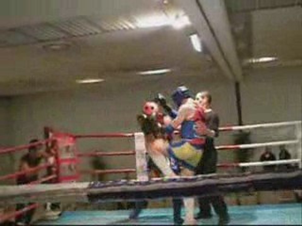 Boxe Thai Amine (Salle Mohamed Ali) Coup Gard a Ales