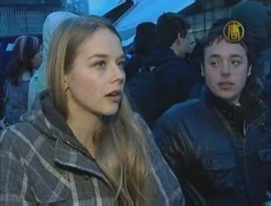 Fans Camp Out for Michael Jackson Tickets