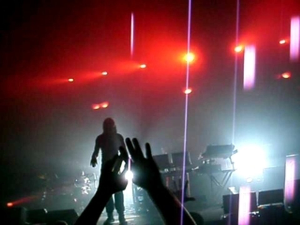 THE PRODIGY, TAKE ME TO THE HOSPITAL 2 Live (Zenith_Paris) 2009