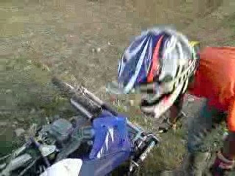 1er saut moto 125 ttr chute