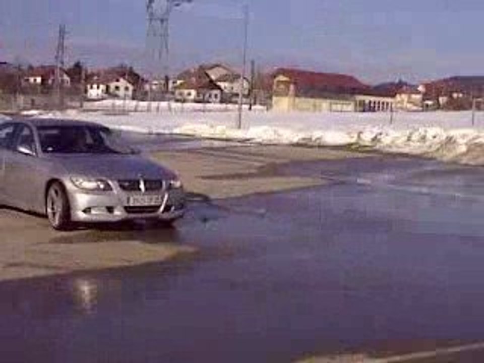 700 raptor vs bmw 330 i ac schnitzer gars de maiche en mode