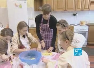 Lipstick and big guns in Moscow