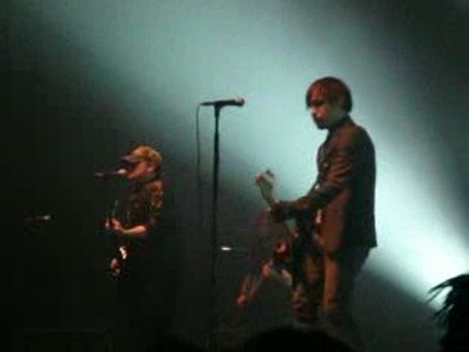 Fall out BoyI Don't Care Paris Live 11/03/2009