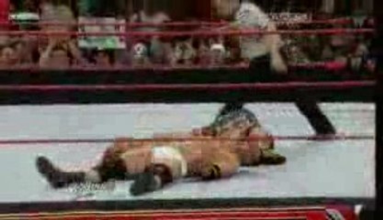 WWE_Raw 16/03/09 2/13