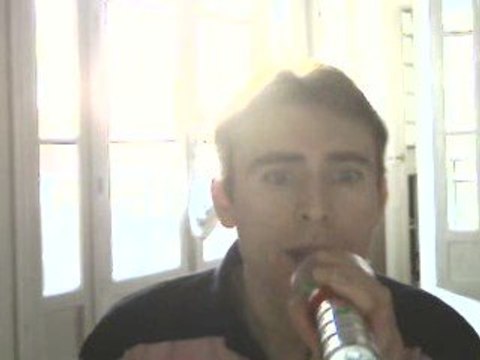 Wiwi égratigne Sorry blame it on me