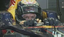 F1 - Sebastian Vettel w garażu podczas testów w Walencji'09