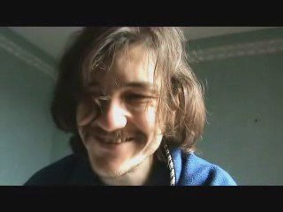 Monsieur Moustache cherche un buzz