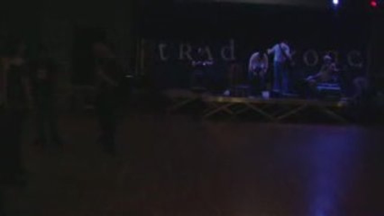 joyeux anniversaire Tradzone ! ^^