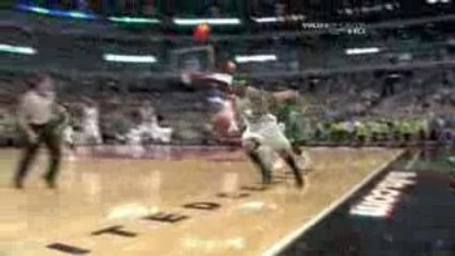NBA Kirk Hinrich chases down Eddie house for this spectacula