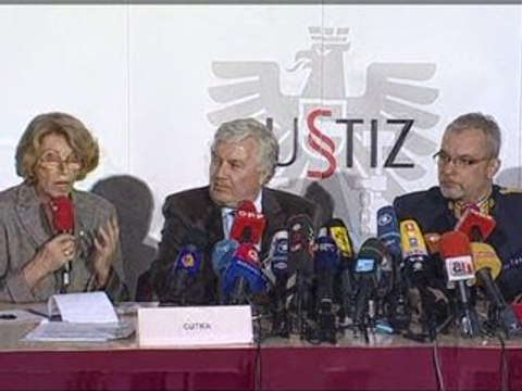 Josef Fritzl changes plea to guilty