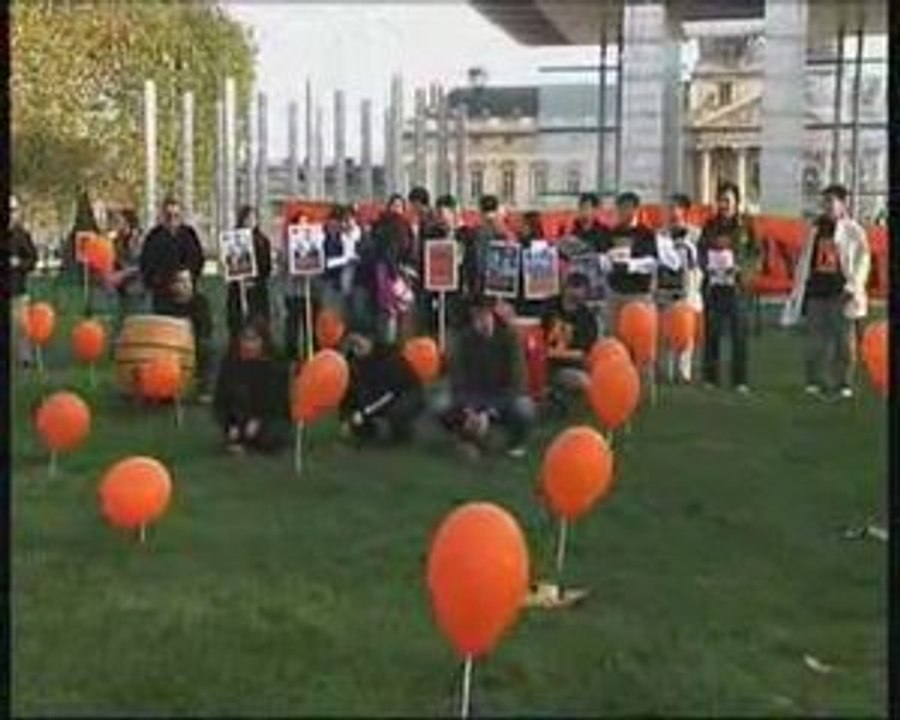 Collectif Vietnam-Dioxine le 6 novembre 2006