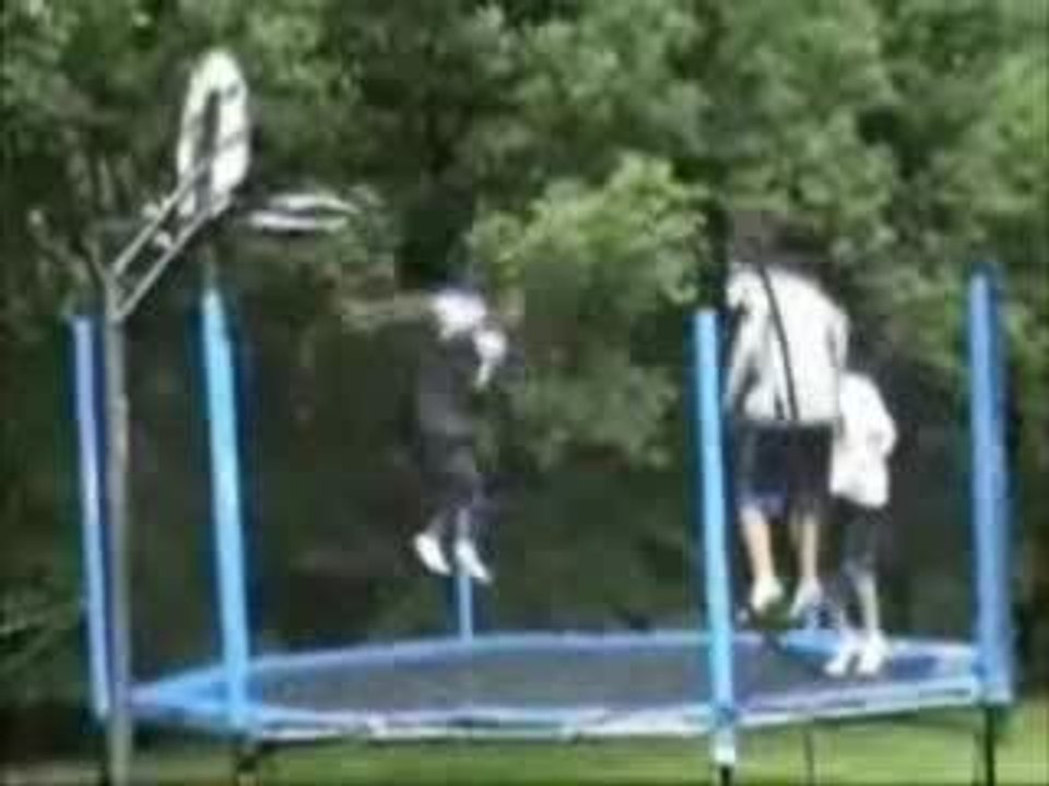 Basket trampoline
